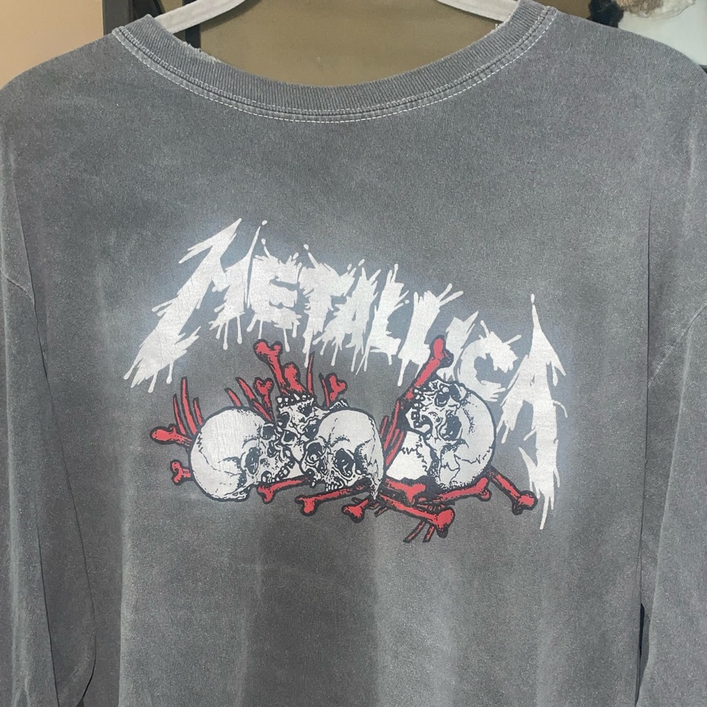 METALLICA Gray Long Sleeve Tee